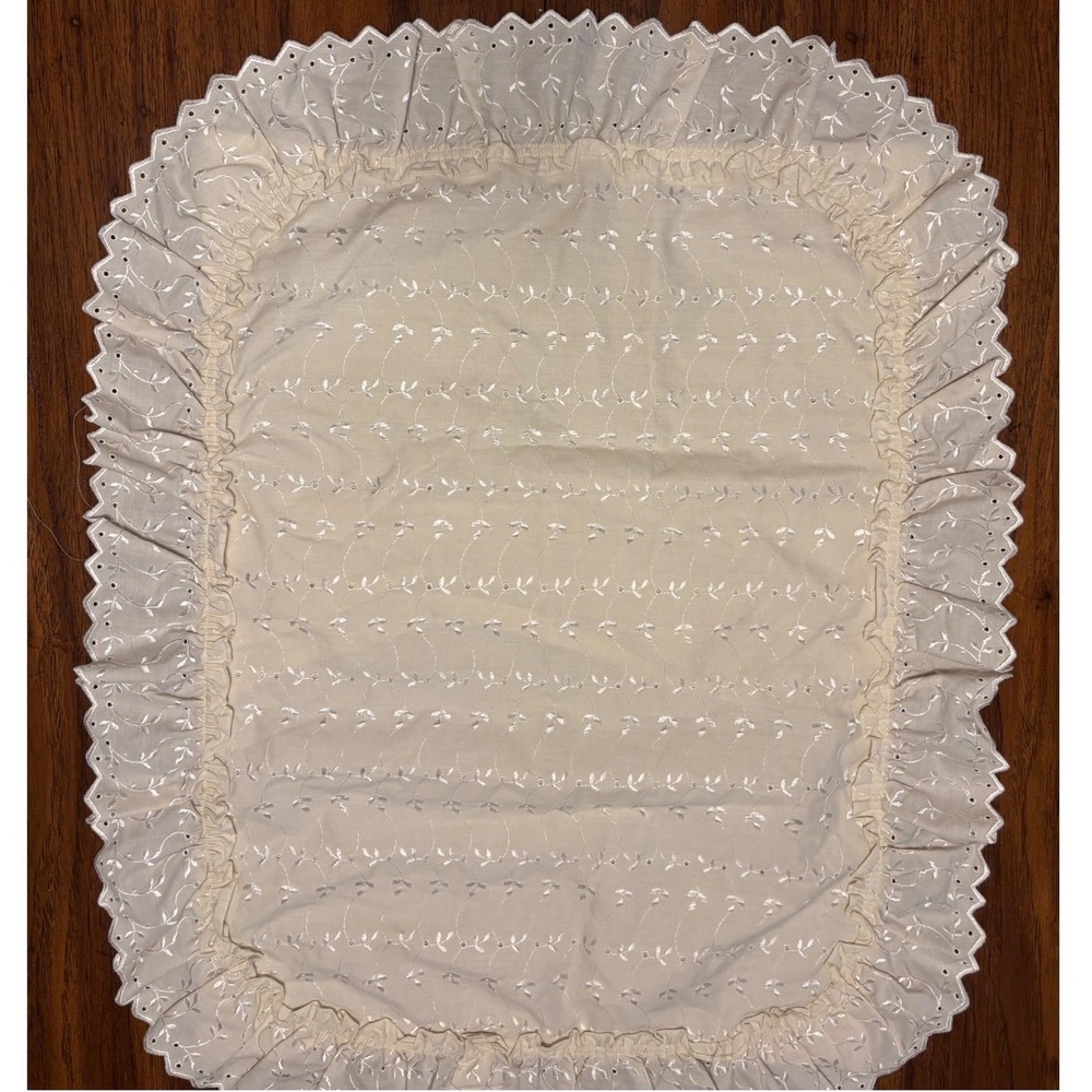 Vintage JCPenney Ivory Eyelet Lace Ruffle Pillow Shams USA Cottagecore lot of 3